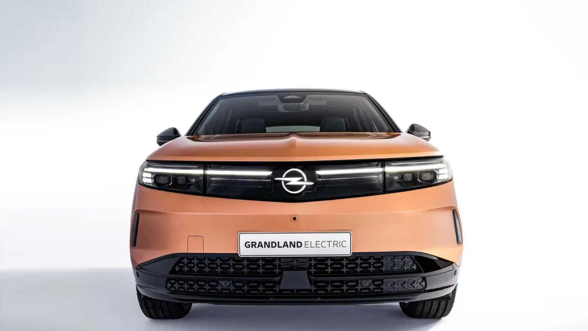 Opel Grandland 1.6 phev Edition 225cv (195) e-dcs7 (3)