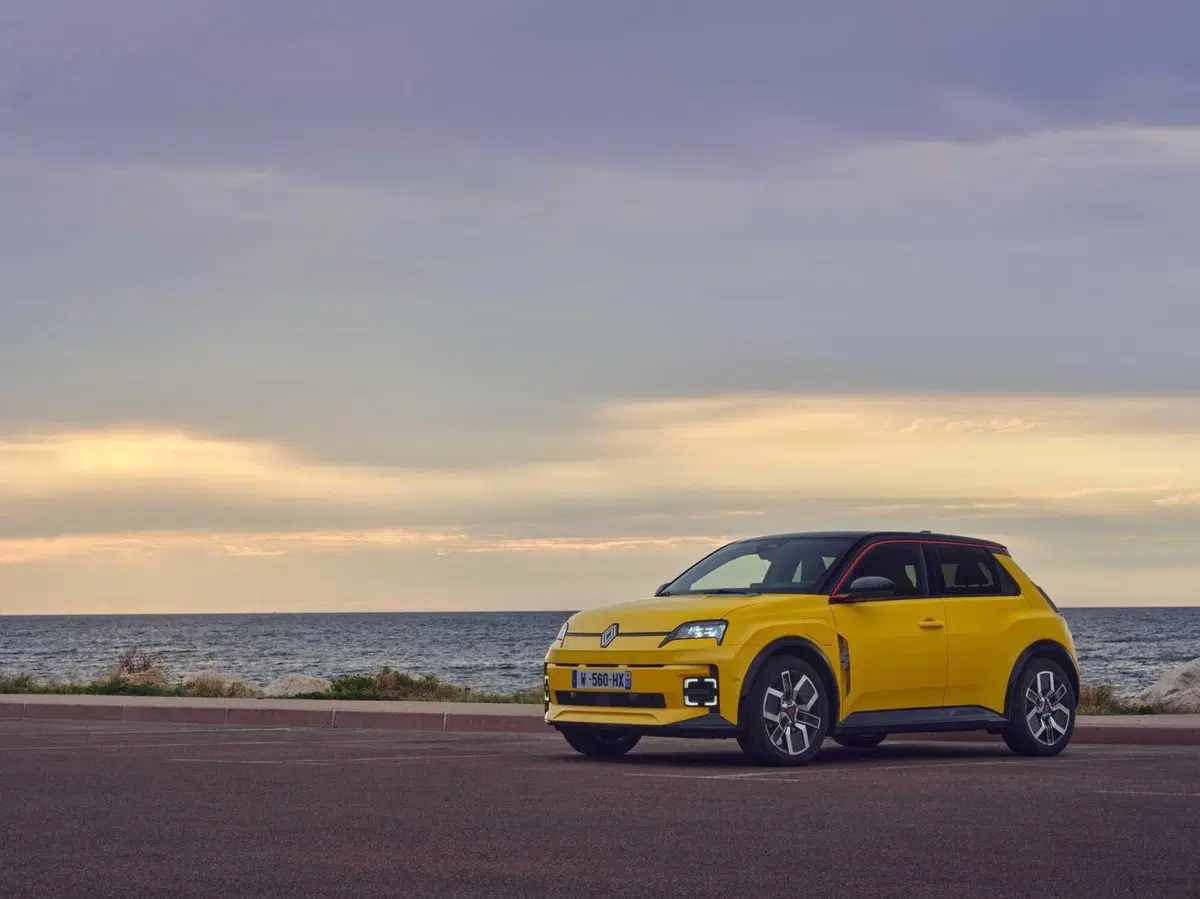 Renault 5, la guida in costa Azzurra (10)