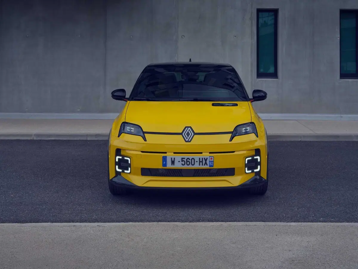 Renault 5, la guida in costa Azzurra (19)
