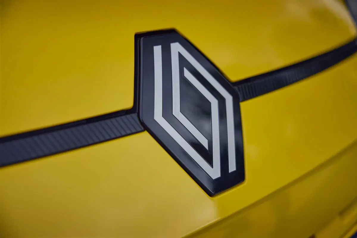Renault 5, la guida in costa Azzurra (20)