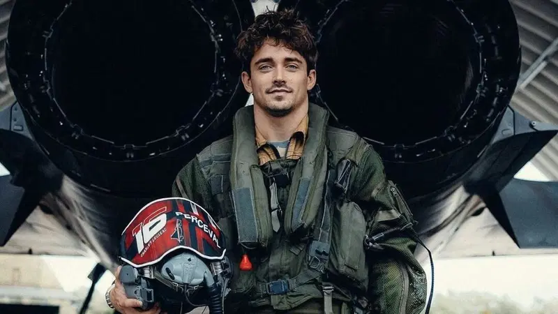 F1, Leclerc vola, ma non solo in pista: eccolo a bordo di un aereo da caccia dell'aeronautica francese