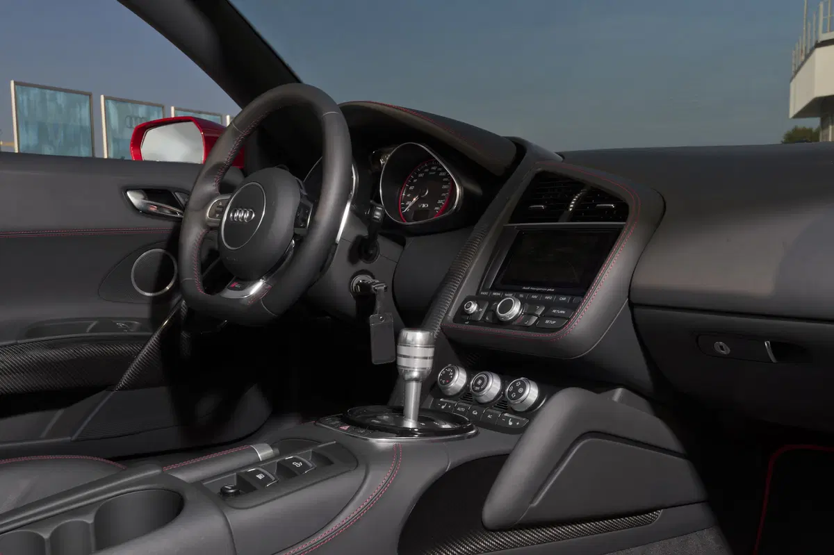 Audi R8 Cabrio (2009-15) (5)