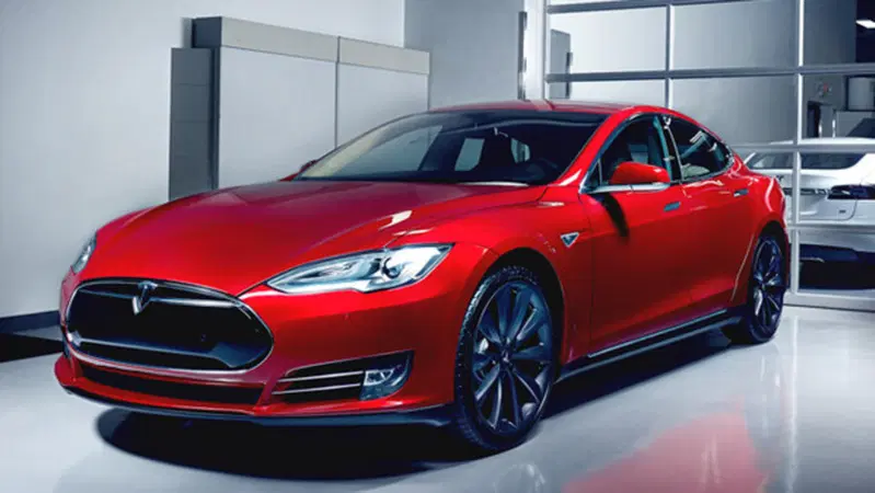 Tesla: ricostruiti i 40 secondi precedenti all'impatto nell'incidente mortale