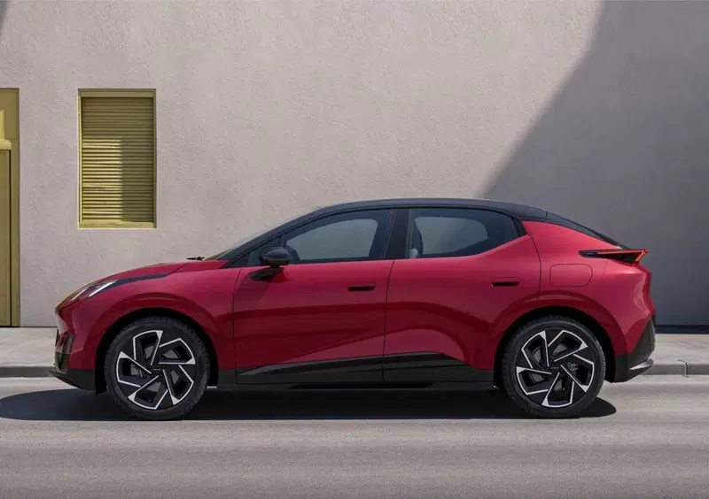 Lynk & Co 02 (2)
