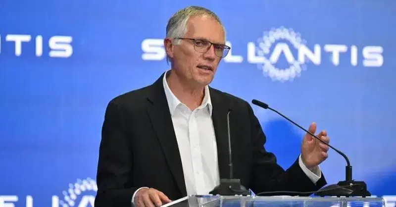 Stellantis: Tavares esce ma con "l'aiutone"? Rumors e TotoCeo