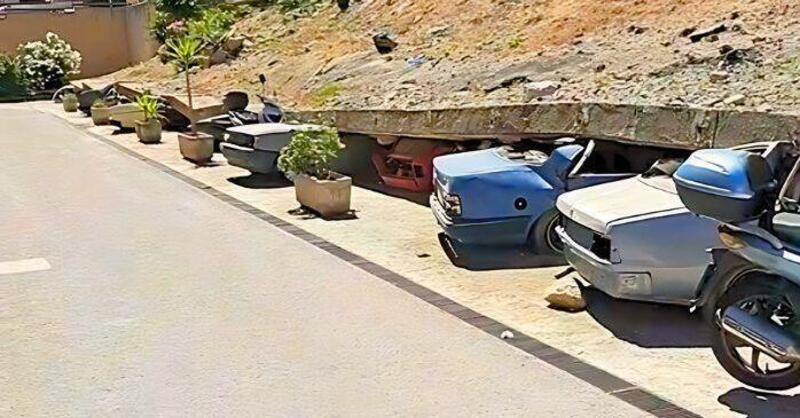 Palermo: il &quot;Muro del pianto&quot; delle auto sepolte, dopo 30 anni &egrave; ancora l&igrave; 