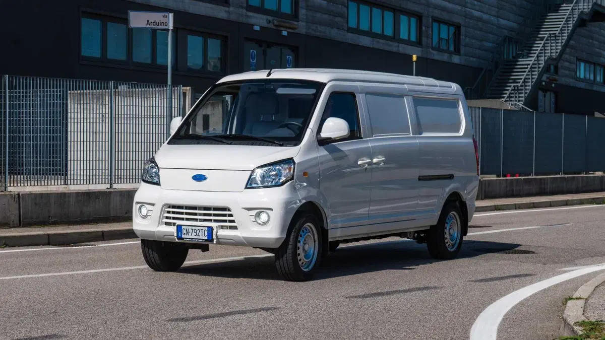 CENNTRO Logistar 200 (2024-->>) (2)