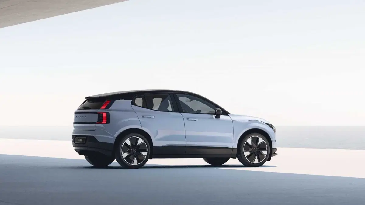 VOLVO Veicoli Commerciali EX30 (2024-->>) (7)