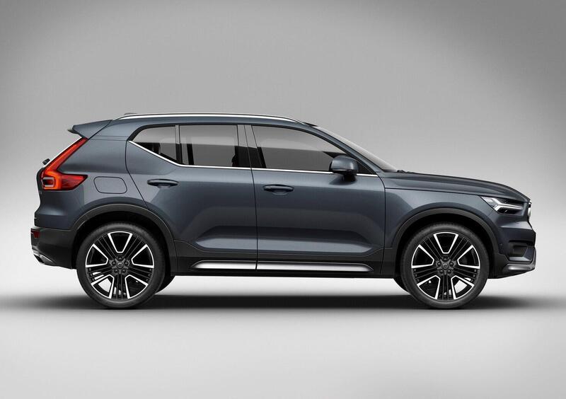 VOLVO Veicoli Commerciali XC40 (2020-->>) (2)