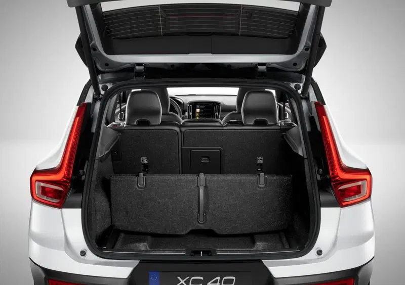 VOLVO Veicoli Commerciali XC40 (2020-->>) (14)