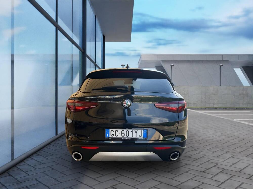 Alfa Romeo Stelvio usata a Milano (10)