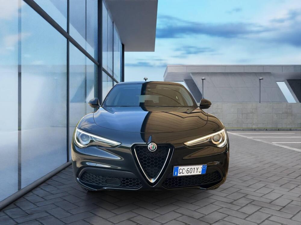 Alfa Romeo Stelvio usata a Milano (11)