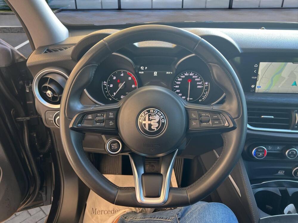 Alfa Romeo Stelvio usata a Milano (17)