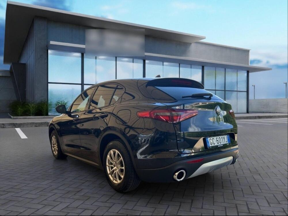 Alfa Romeo Stelvio usata a Milano (19)