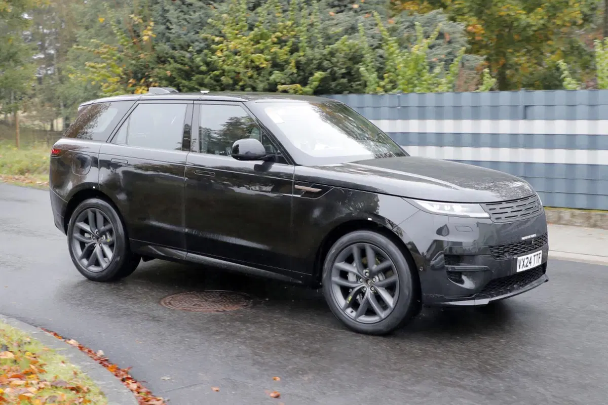 Range Rover Sport: avvistato il fuoristrada elettrico [Foto Spia] (2)