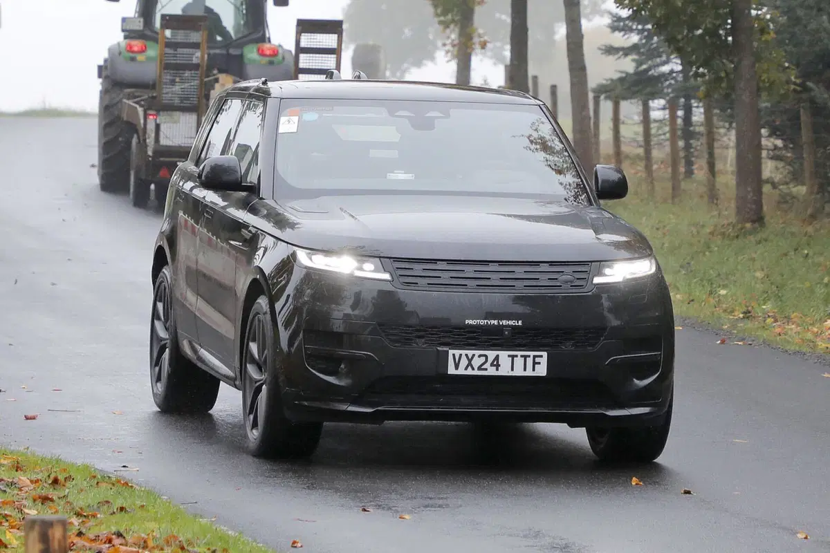 Range Rover Sport: avvistato il fuoristrada elettrico [Foto Spia] (6)