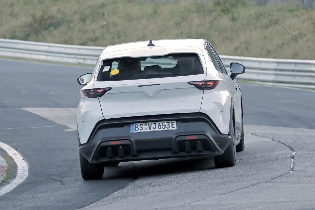 Cupra Raval: ecco il prototipo dell’elettrica da 25.000 euro [Foto Spia] (4)