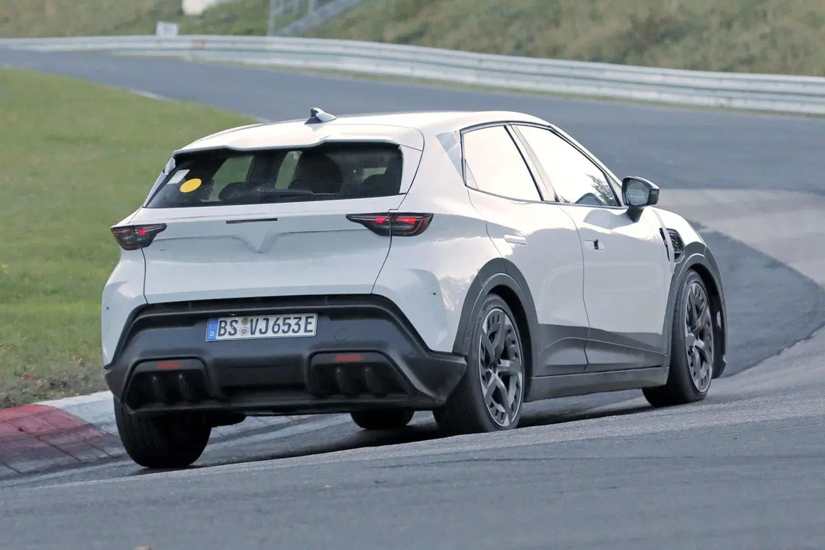 Cupra Raval: ecco il prototipo dell’elettrica da 25.000 euro [Foto Spia] (5)