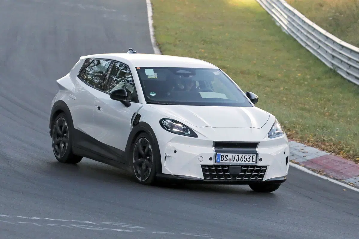 Cupra Raval: ecco il prototipo dell’elettrica da 25.000 euro [Foto Spia] (7)
