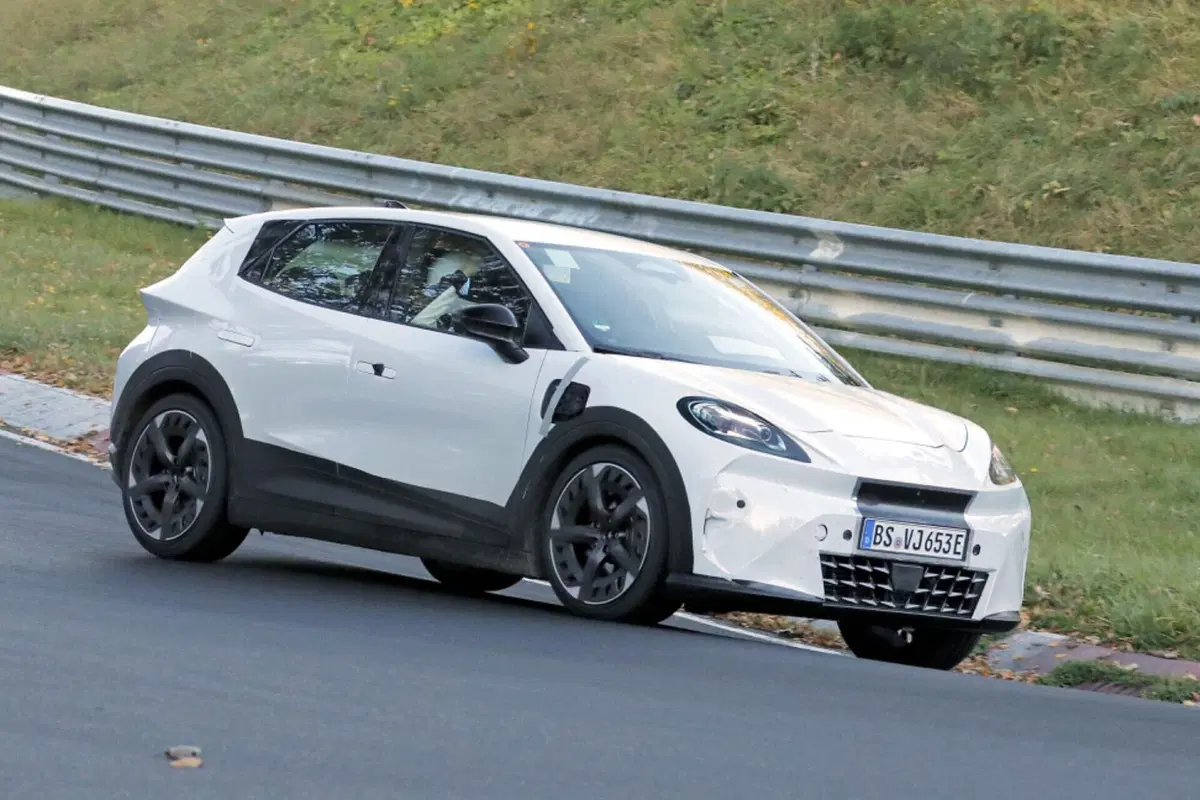 Cupra Raval: ecco il prototipo dell’elettrica da 25.000 euro [Foto Spia] (11)