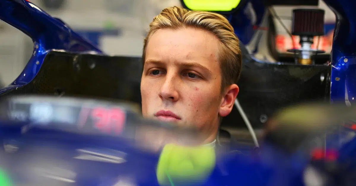 F1. GP Brasile, Liam Lawson dopo la lotta con Perez: "Non sono qui per farmi amici ma per vincere"
