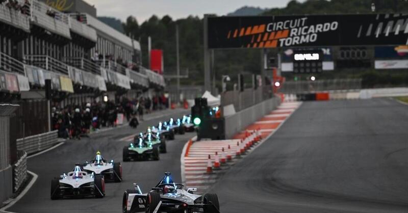 Alluvione Valencia, la Formula E ha deciso di spostare i test pre-stagionali. Anche la MotoGP cambia location