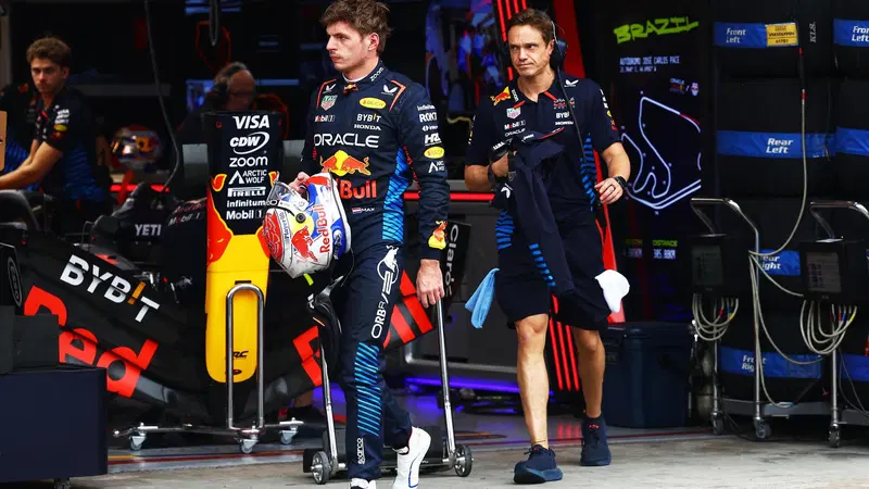 F1. Qualifiche GP Brasile, furia Max Verstappen: "Tutto questo &egrave; incredibile. Assurdi 40 secondi per una bandiera rossa"