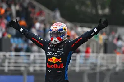 F1. Verstappen gigante da mondiale, Norris ridimensionato. Ferrari contiene i danni nel Costruttori: le sentenze del pazzo GP del Brasile 