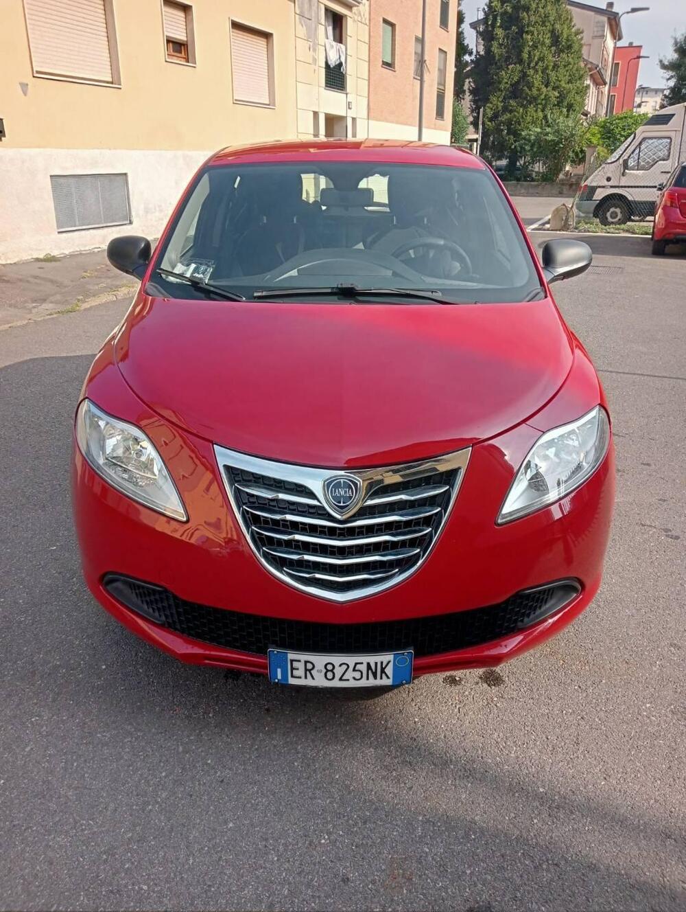 Lancia Ypsilon usata a Milano (8)