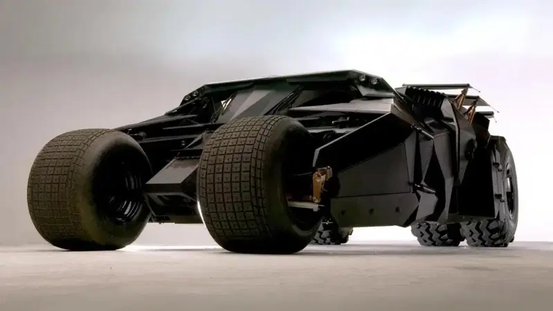 Dieci Batmobili della Wayne Enterprises sono in vendita a 3 milioni l'una