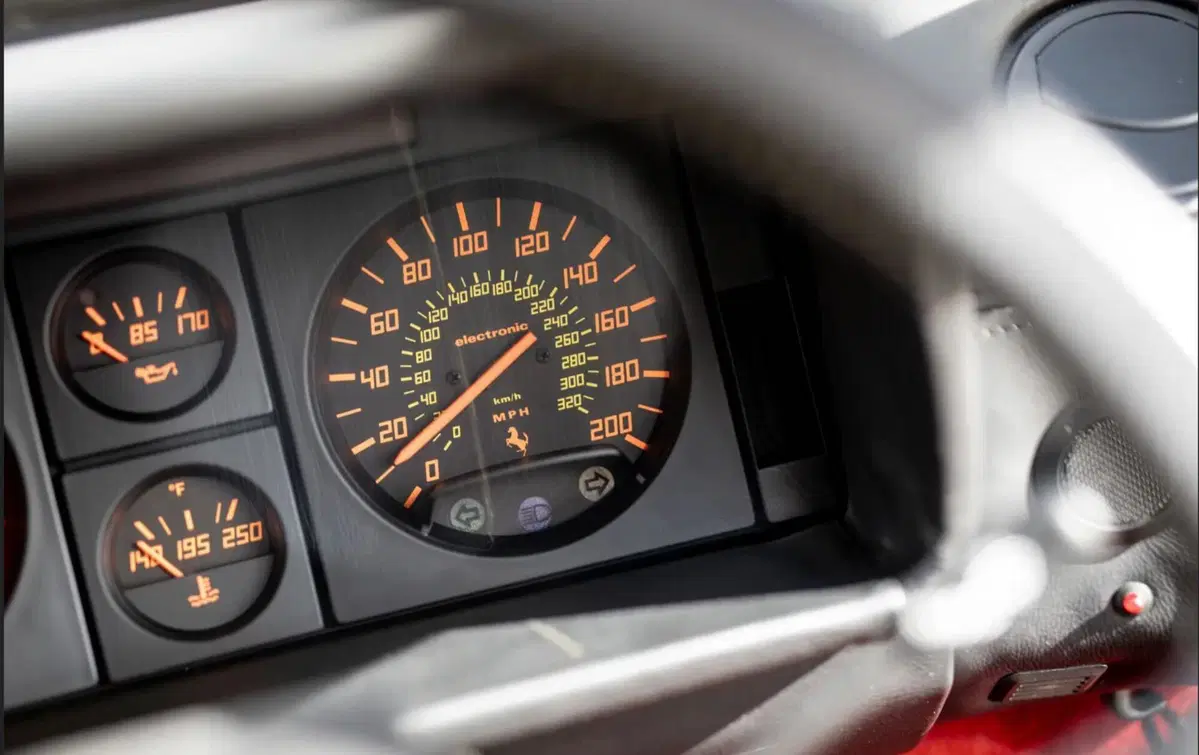 Nigel Mansell: la sua Ferrari Testarossa venduta all’asta a 200.000 euro (3)