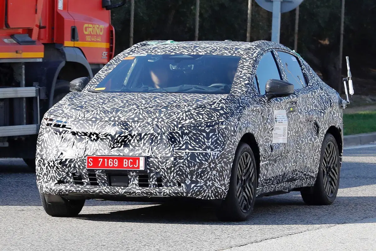 Nuova Nissan Leaf: la terza generazione sarà “Made in France” [Foto Spia] (4)