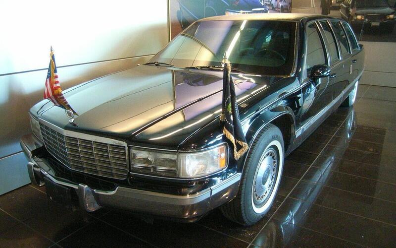 Cadillac Fleetwood Brougham &ndash; 1993