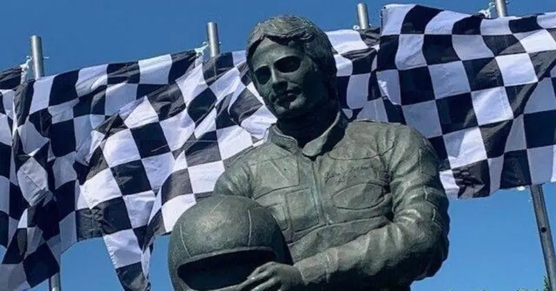 Giles Villeneuve: rubano la sua statua dal Museo in Canada  