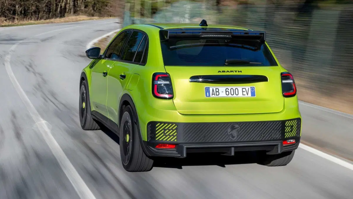 Abarth 600e (2024-->>) (9)