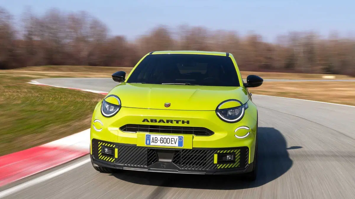 Abarth 600e (2024-->>) (3)