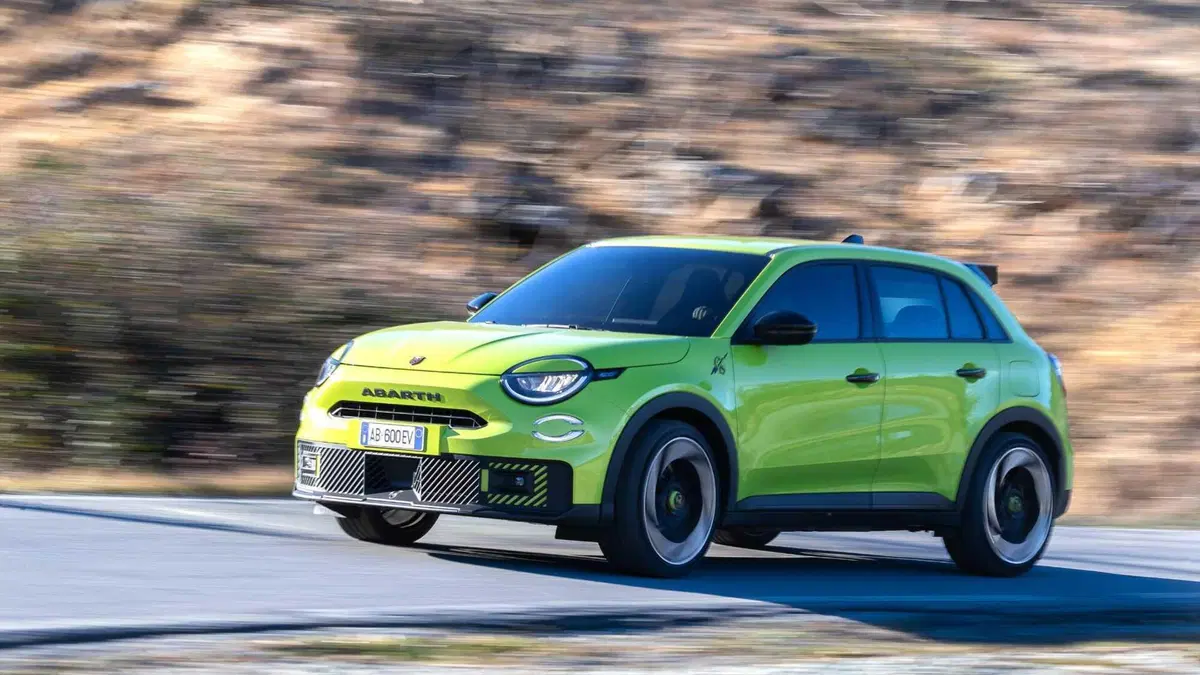 Abarth 600e (2024-->>) (6)