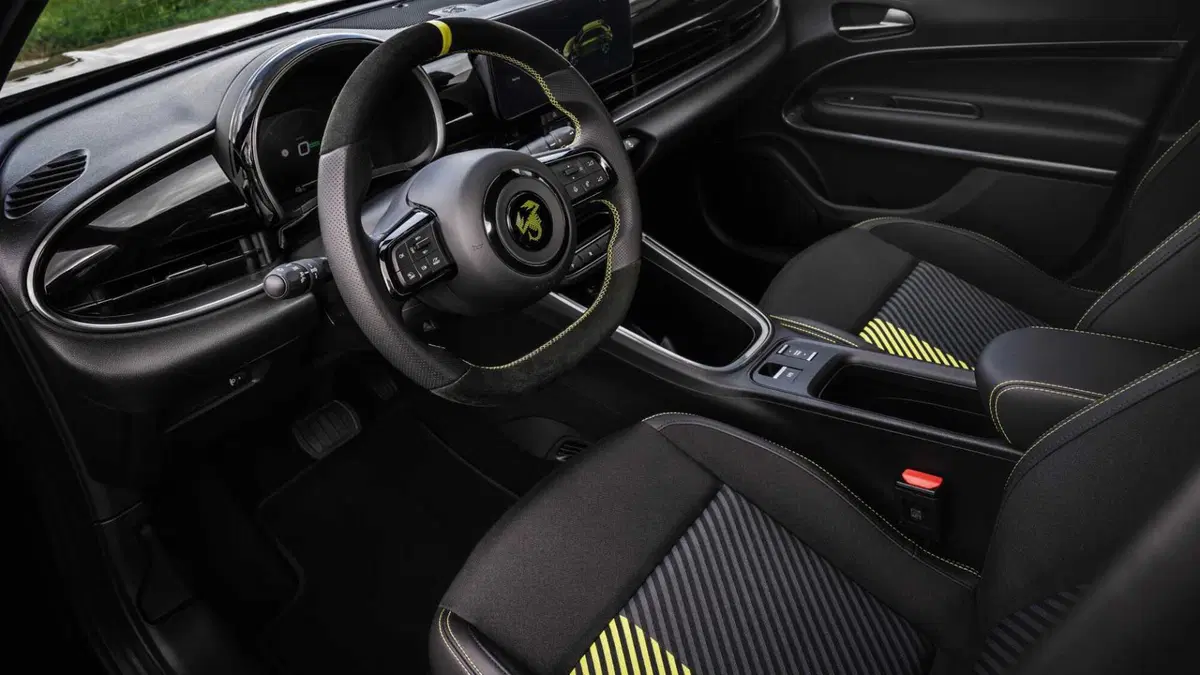 Abarth 600e (2024-->>) (11)