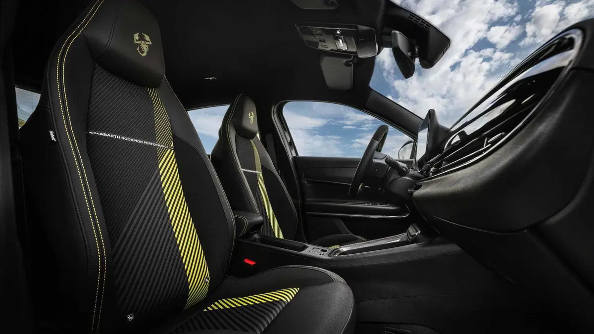 Abarth 600e (2024-->>) (13)