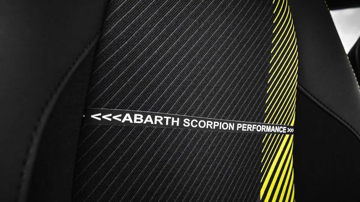 Abarth 600e (2024-->>) (20)