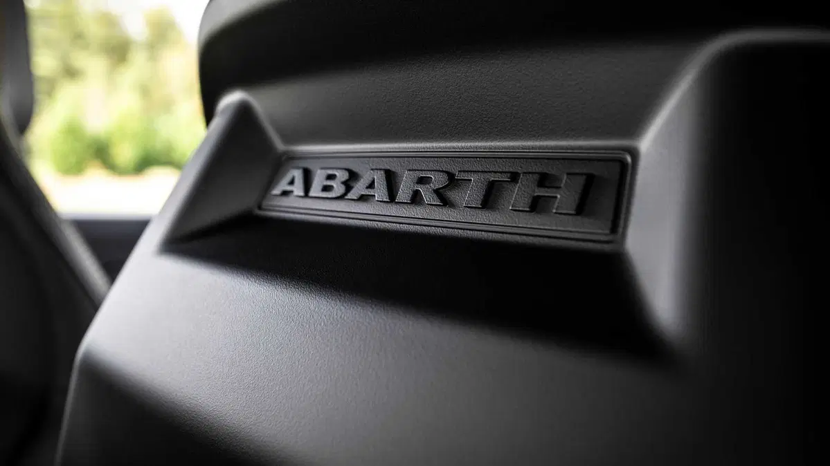Abarth 600e (2024-->>) (26)