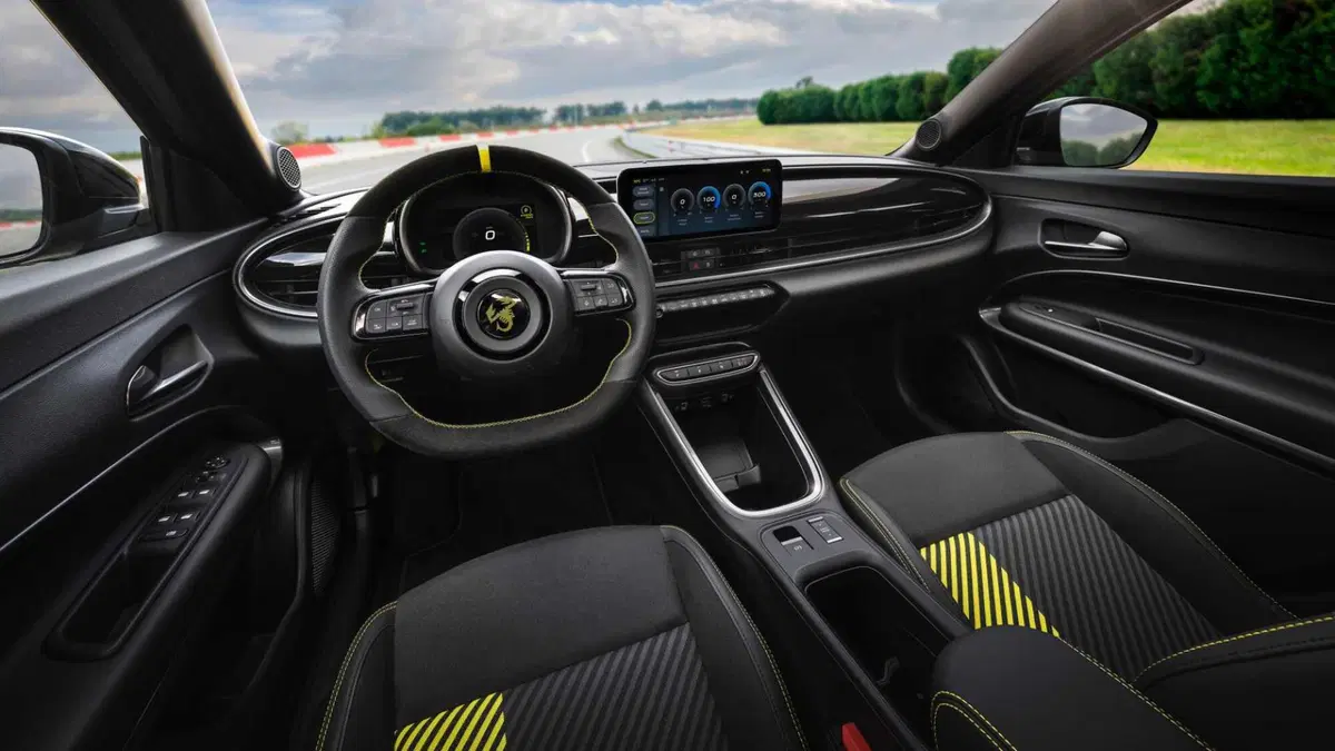 Abarth 600e (2024-->>) (10)