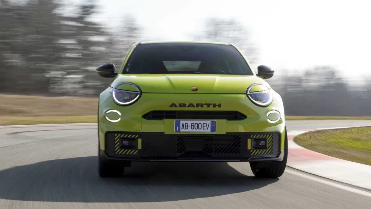 Abarth 600e (2024-->>) (4)