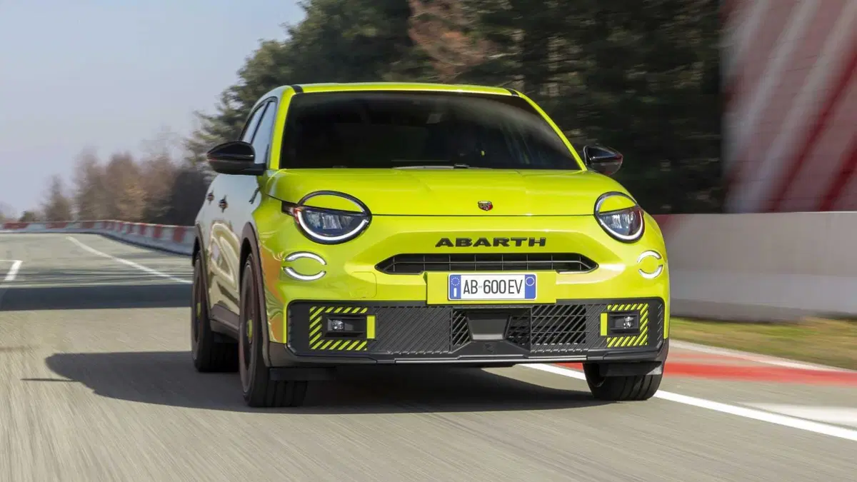 Abarth 600e (2024-->>) (5)