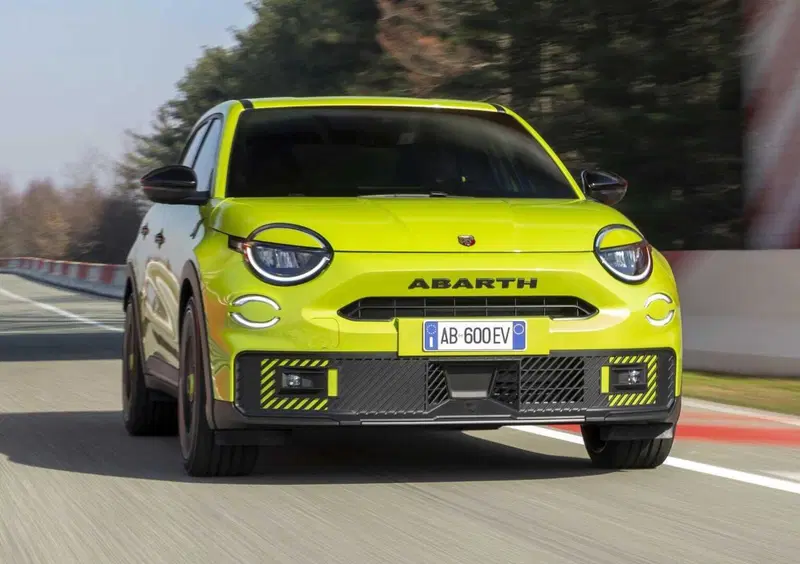 Abarth 600e (2024-->>) (5)