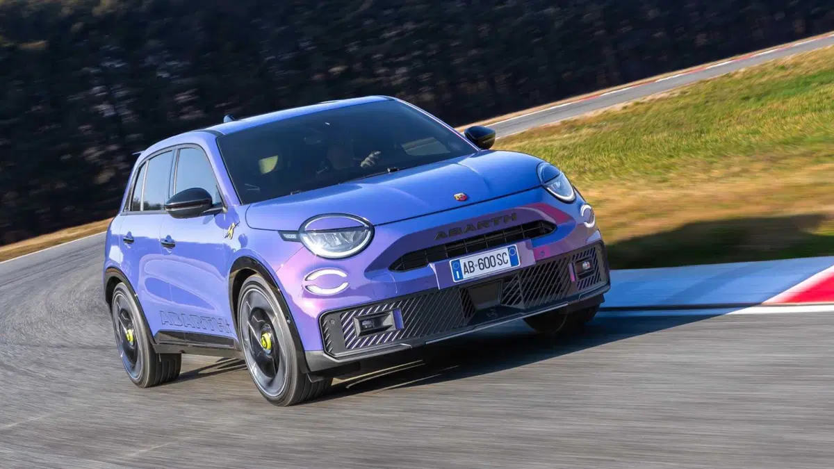 Abarth 600e 54kWh Scorpionissima 280cv (3)