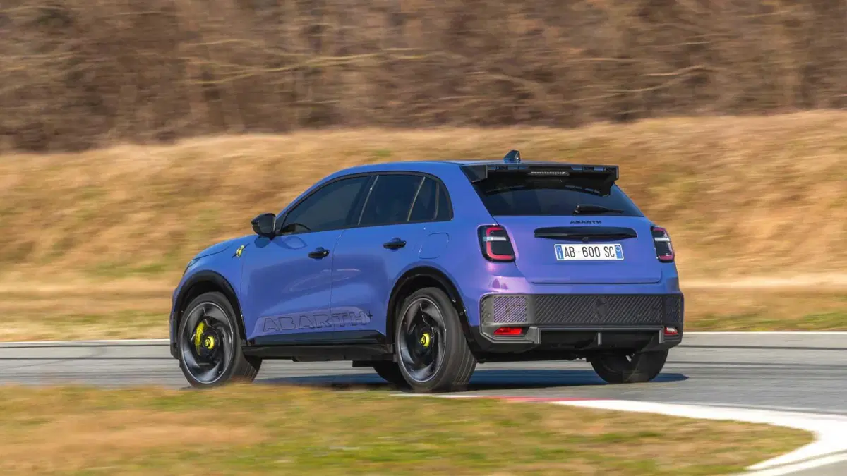 Abarth 600e 54kWh Scorpionissima 280cv (11)