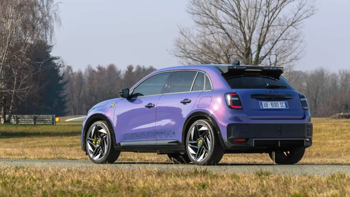 Abarth 600e 54kWh Scorpionissima 280cv (12)
