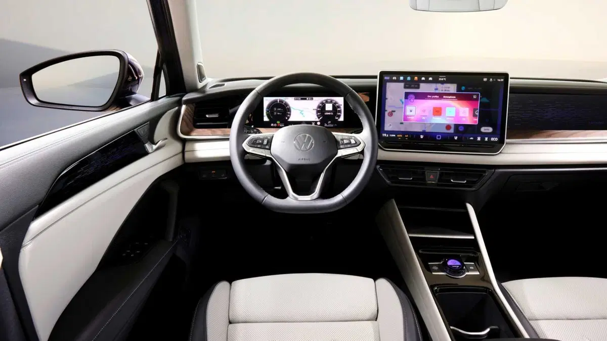Volkswagen Tayron (2024-->>) (9)