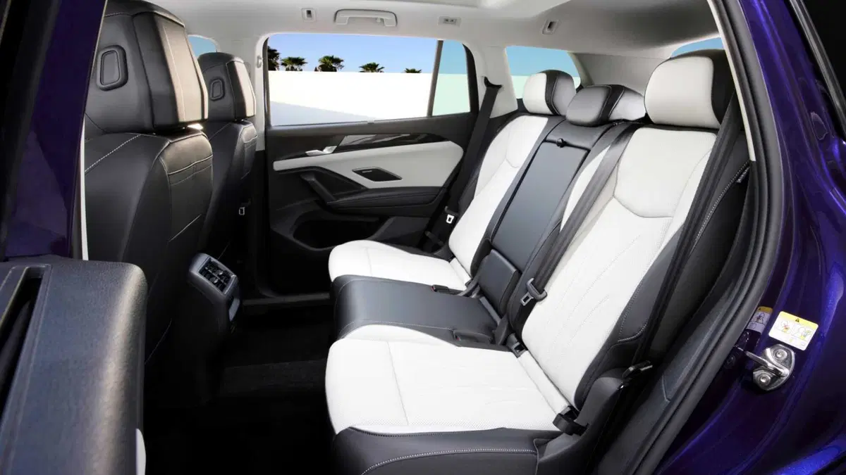Volkswagen Tayron (2024-->>) (12)